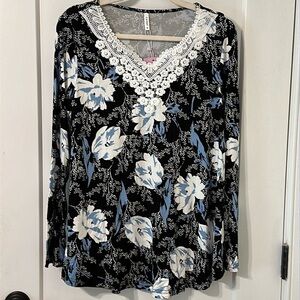 NWT Cathy white and blue floral top!